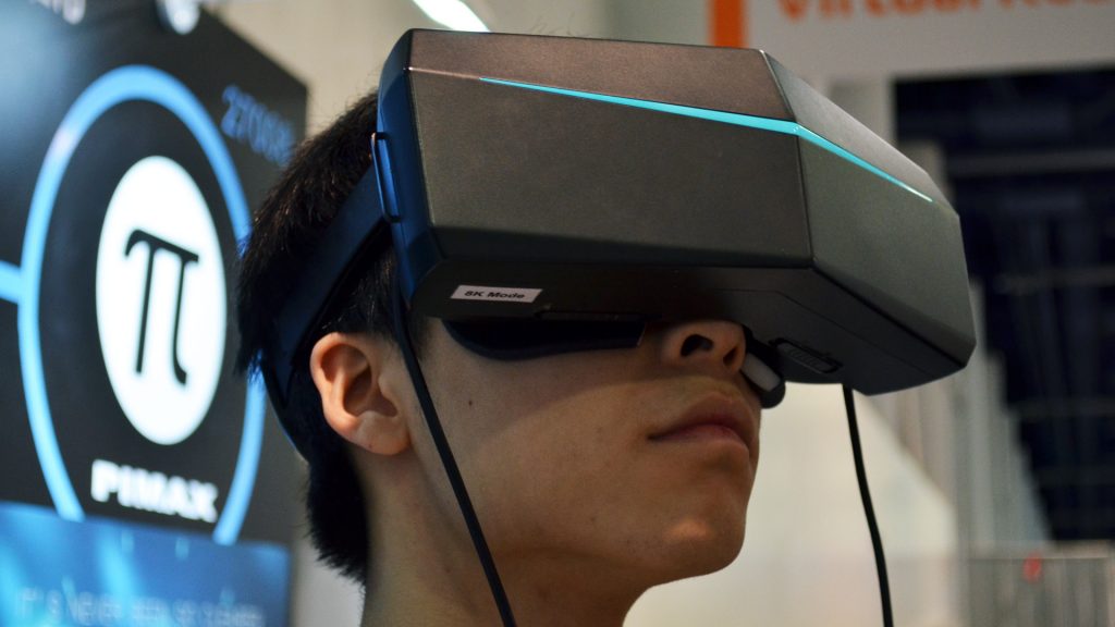 pimax-8k en uso durante su exposición.